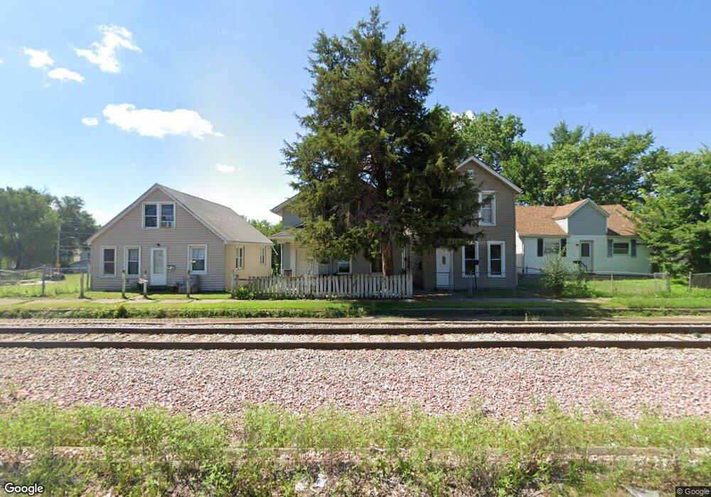 1123 W 5th St, Davenport, IA 52802 - photo 1