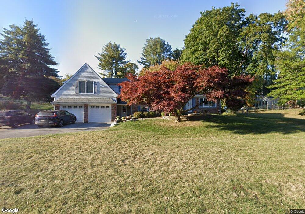 135 Anthony Wayne Dr, Wayne, PA 19087 - photo 1