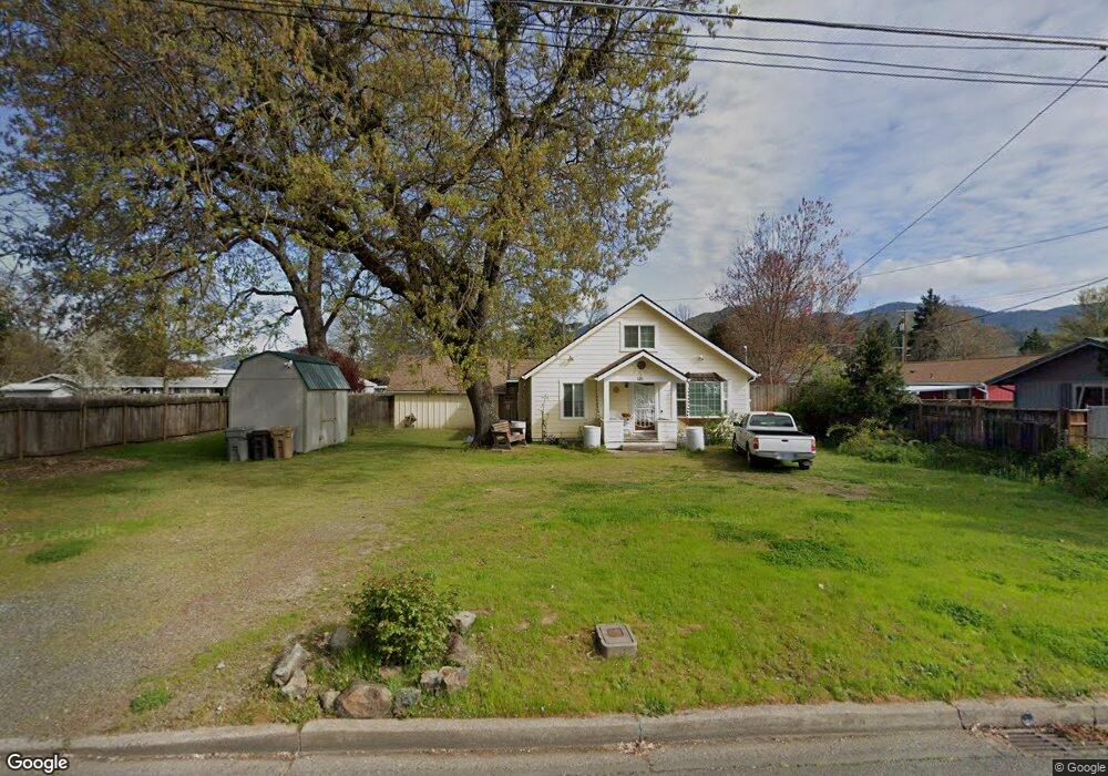 1212 SE N St, Grants Pass, OR 97526 - photo 1