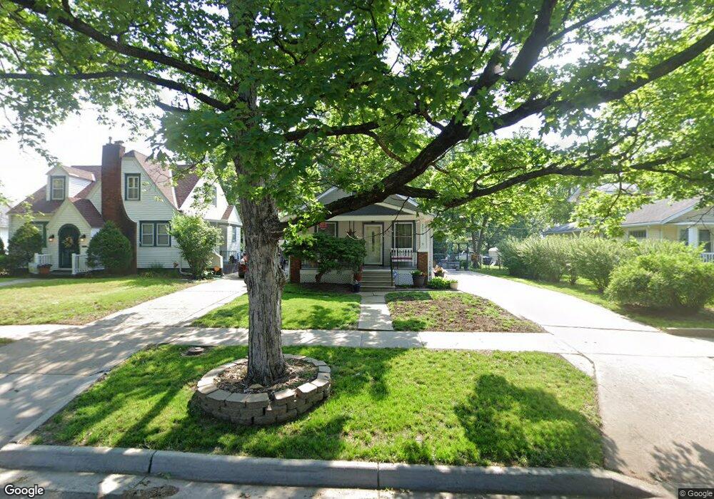 2070 SW Lane St, Topeka, KS 66604 - photo 1