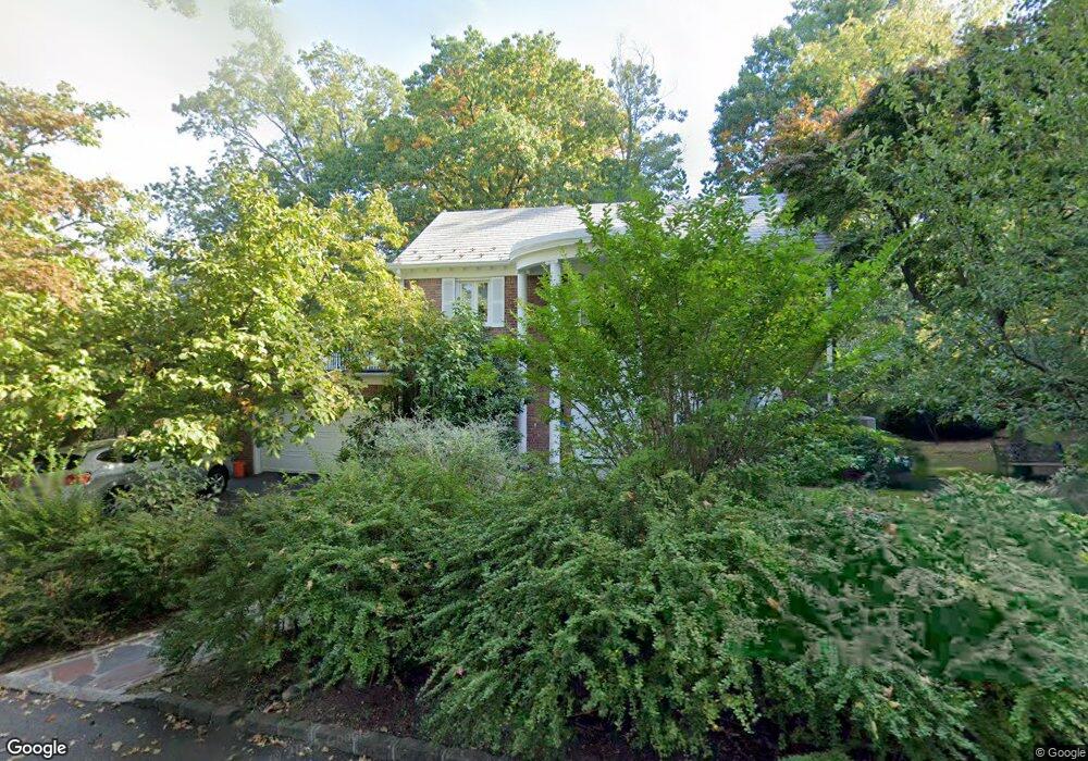 17 Garden St, Great Neck, NY 11021 - photo 1