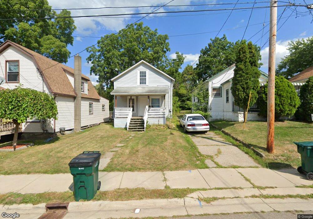 930 N Sycamore St, Lansing, MI 48906 - photo 1