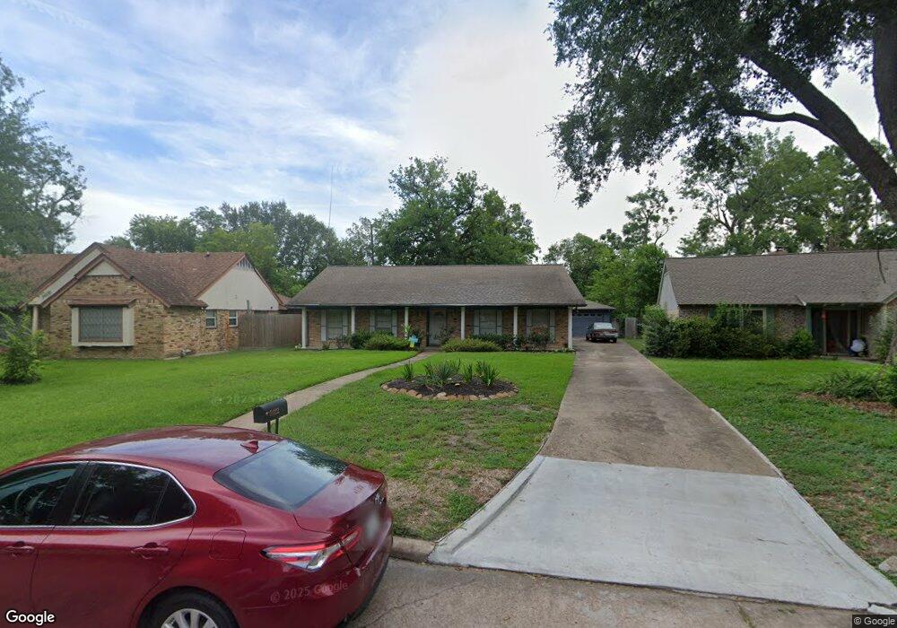 5422 Winding Way Dr, Houston, TX 77091 - photo 1