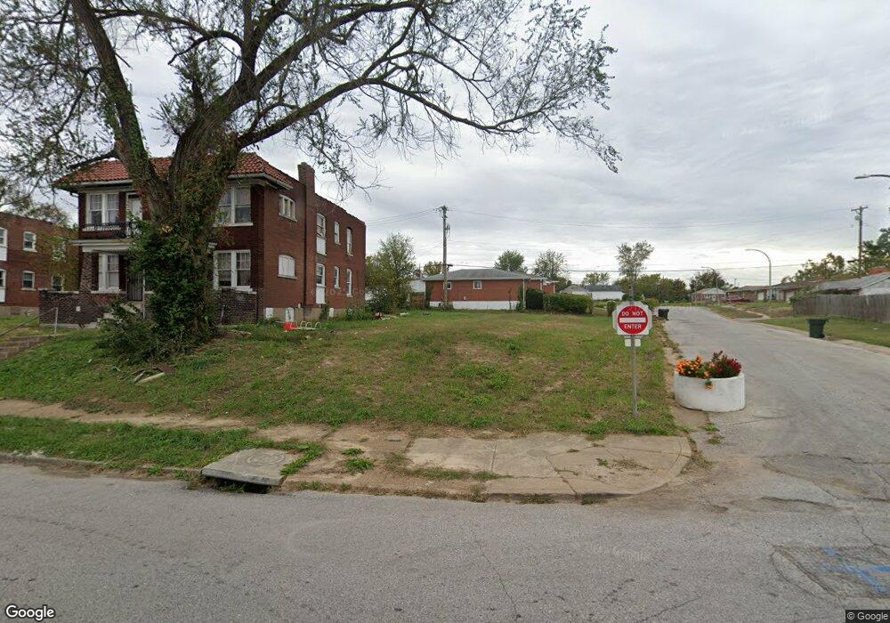 4528 Carter Ave, Saint Louis, MO 63115 - photo 1