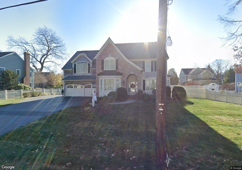 14 Macarthur Rd, Wellesley, MA 02482 - photo 1