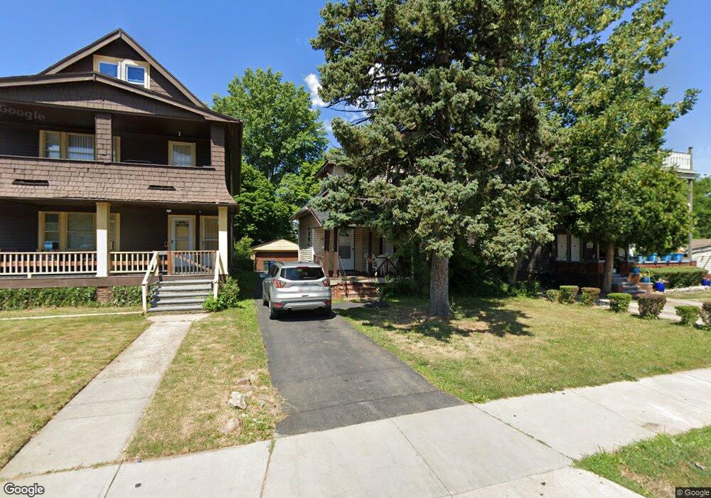 1816 S Taylor Rd, Cleveland Heights, OH 44118 - photo 1