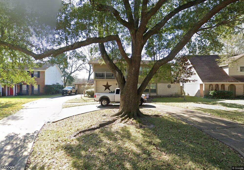 124 Saint Cloud Dr, Friendswood, TX 77546 - photo 1