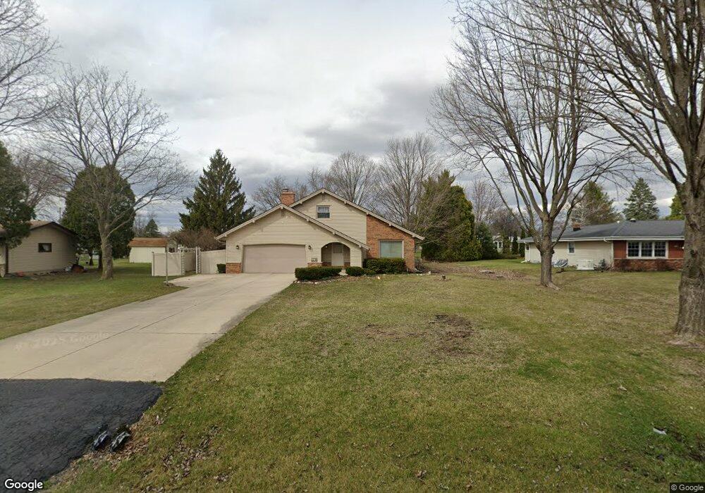 11730 W Shields Dr, Franklin, WI 53132 - photo 1