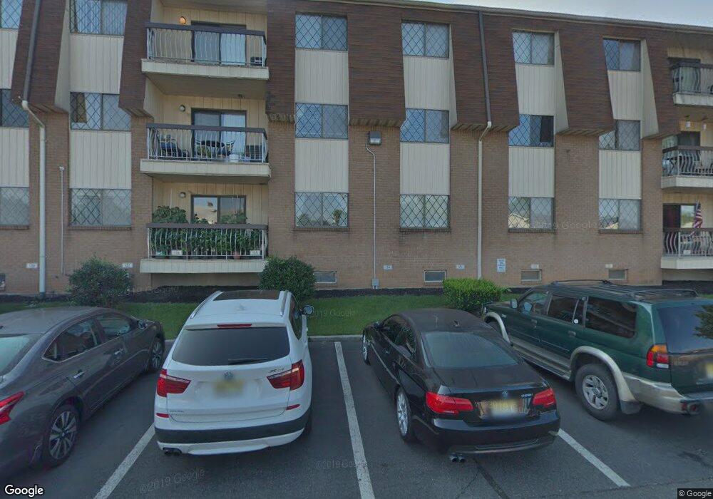 1150 W St George B12, Linden, NJ 07036 - photo 1