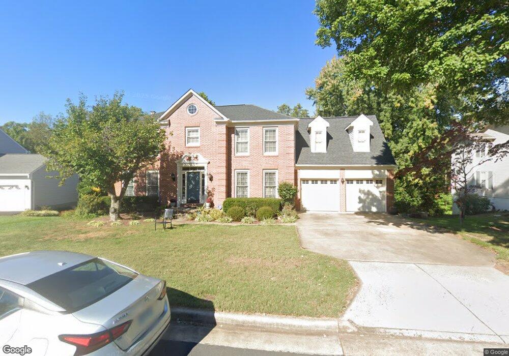 3520 Majestic Pine Ln, Fairfax, VA 22033 - photo 1