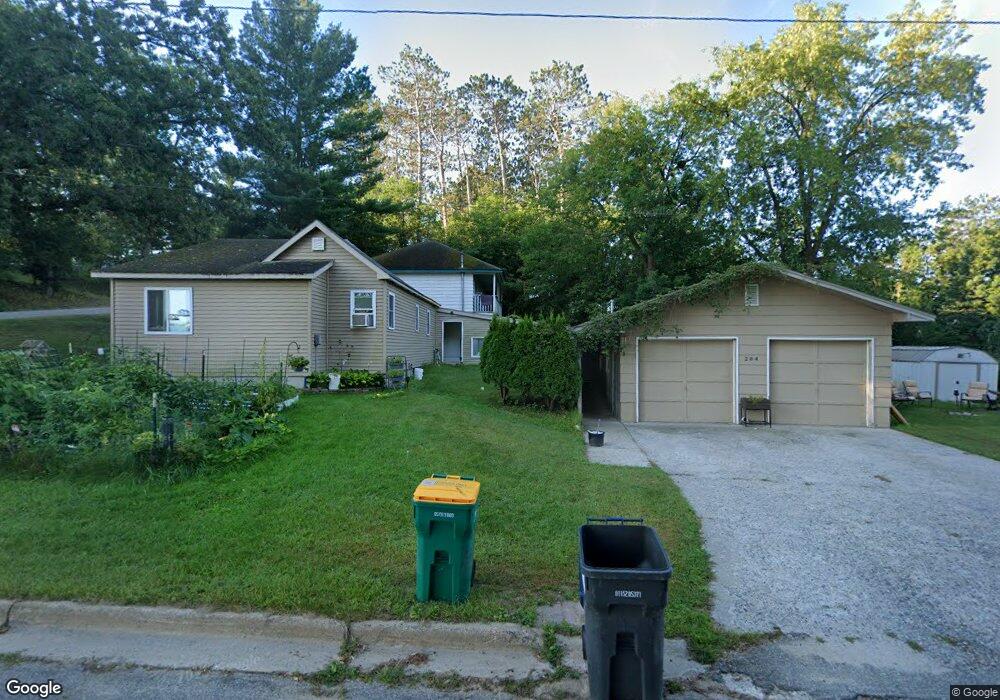 204 SW 2nd St, Grand Rapids, MN 55744 - photo 1