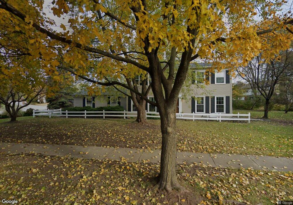 807 Canyon Run Rd, Naperville, IL 60565 - photo 1