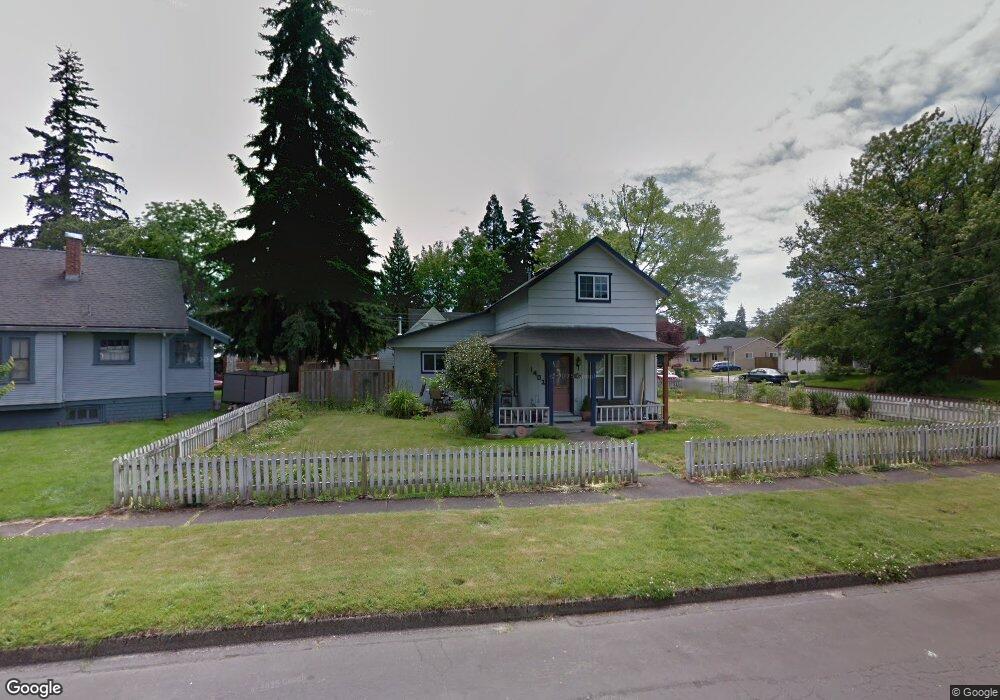 1402 E 5th St, Newberg, OR 97132 - photo 1