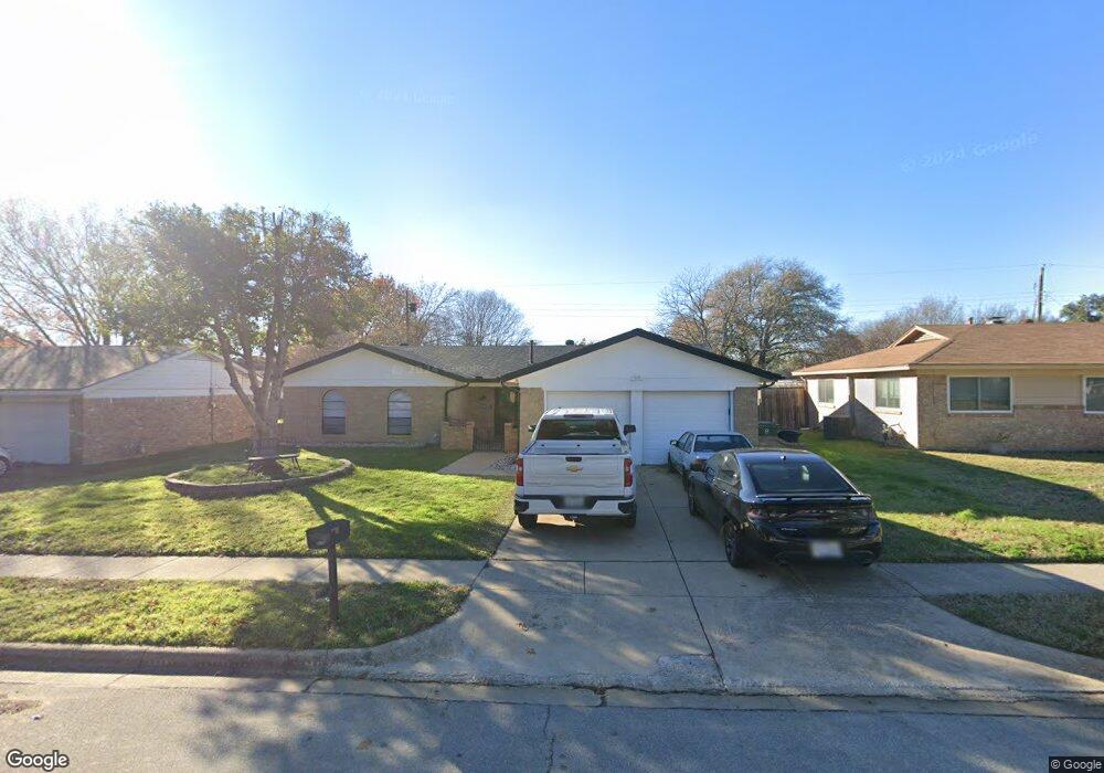 909 Chattanooga Dr, Bedford, TX 76022 - photo 1