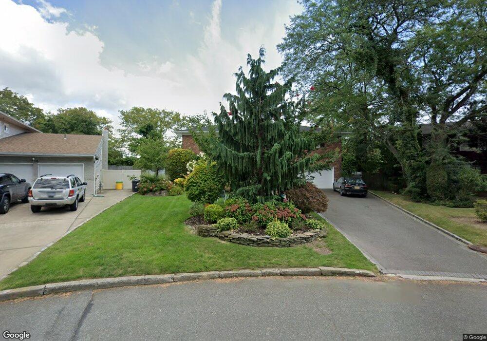 231 Juniper Cir E, Lawrence, NY 11559 - photo 1