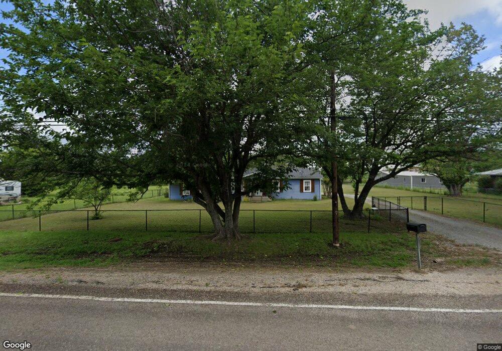 608 E Grand St, Whitewright, TX 75491 - photo 1