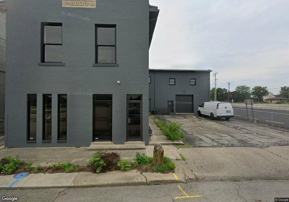 215 W Gilbert St, Muncie, IN 47305 - photo 1