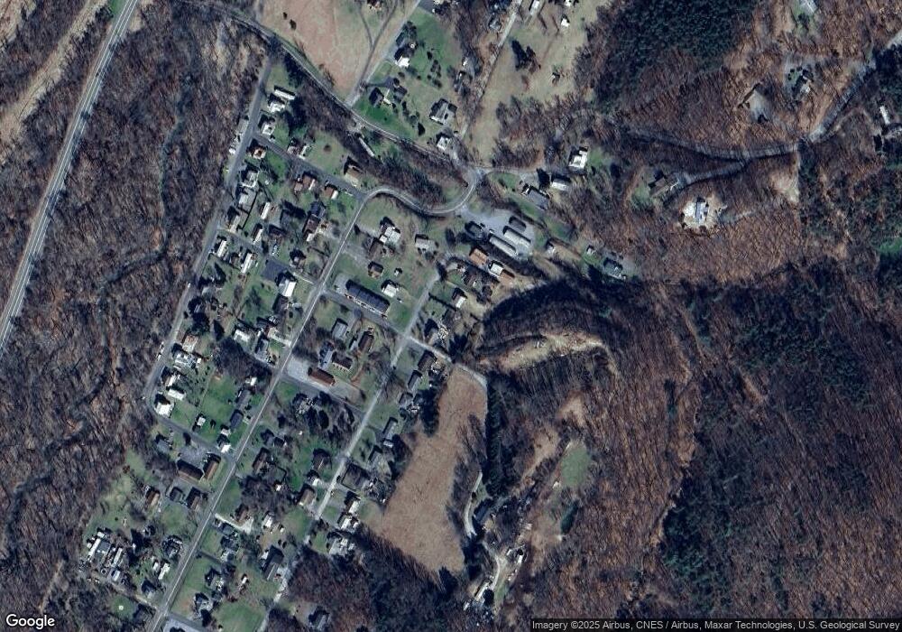 366 N Laurel Ave, Berkeley Springs, WV 25411 - photo 1