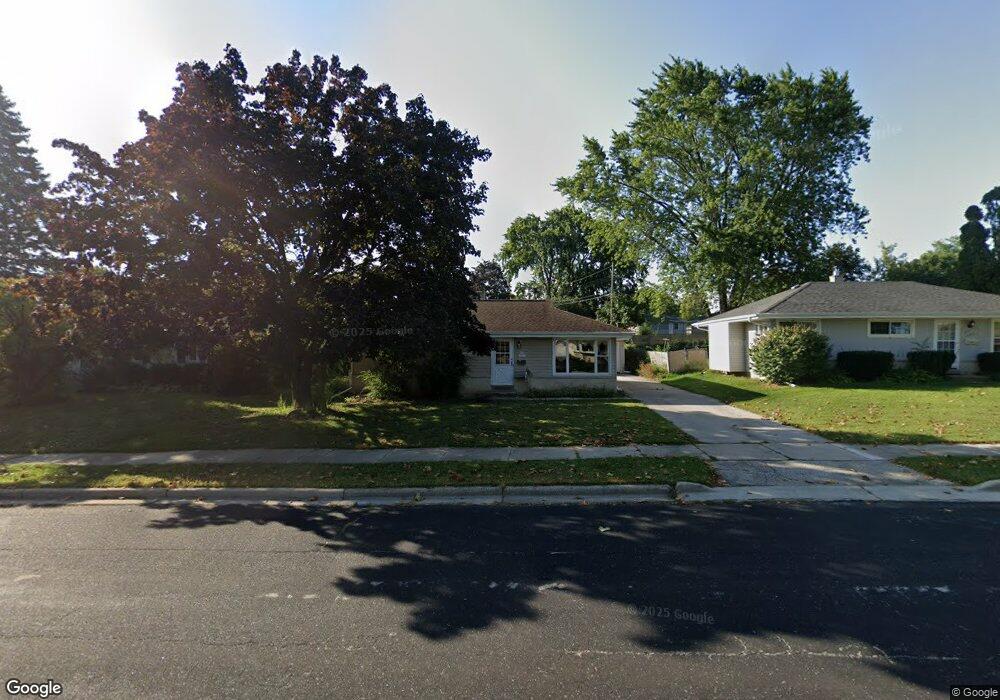 N84W15077 Menomonee Ave, Menomonee Falls, WI 53051 - photo 1