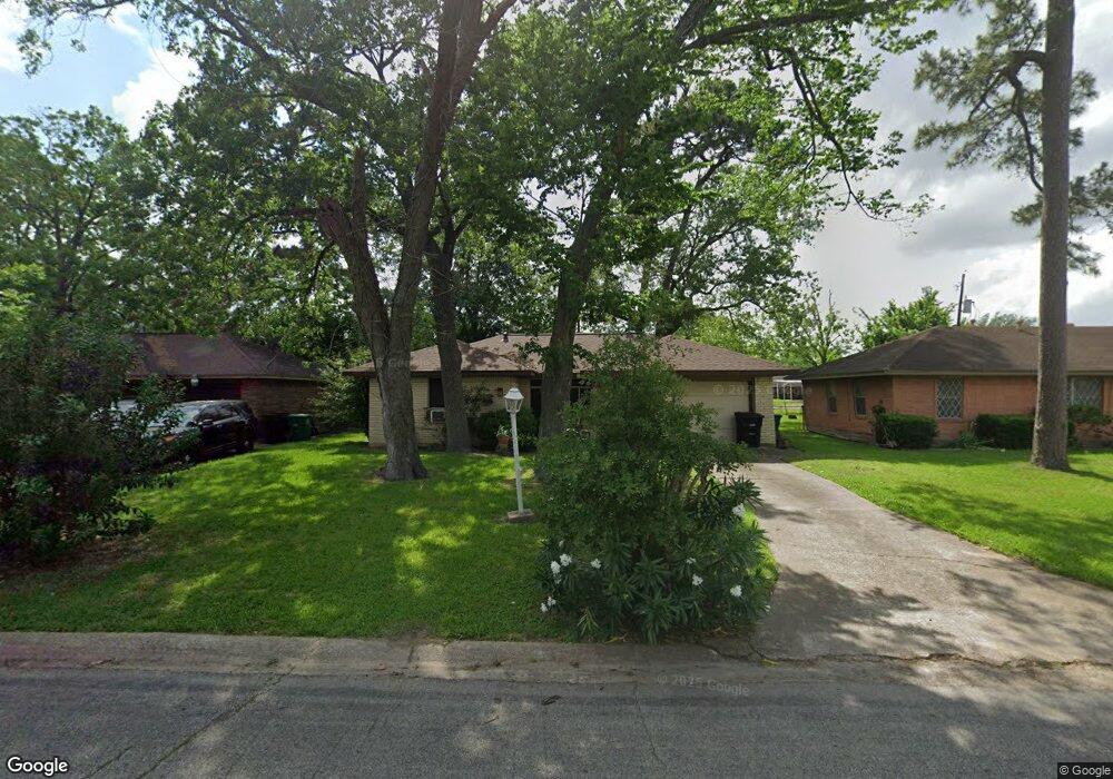 10209 Royal Oaks Dr, Houston, TX 77016 - photo 1