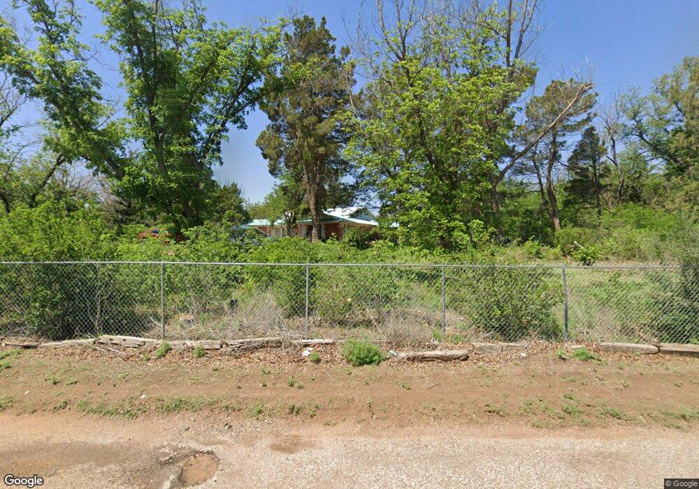 1003 Ebeling Dr, Plainview, TX 79072 - photo 1