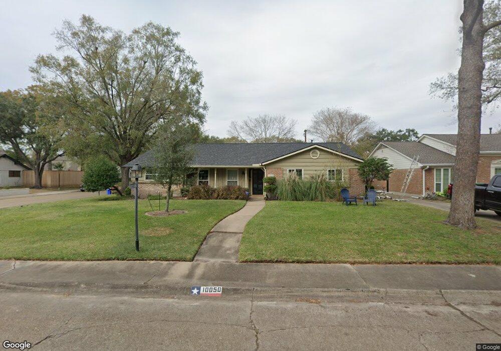 10050 Burgoyne Rd, Houston, TX 77042 - photo 1