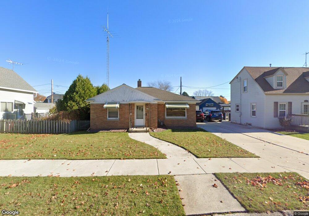 1121 Park Row Blvd, Manitowoc, WI 54220 - photo 1