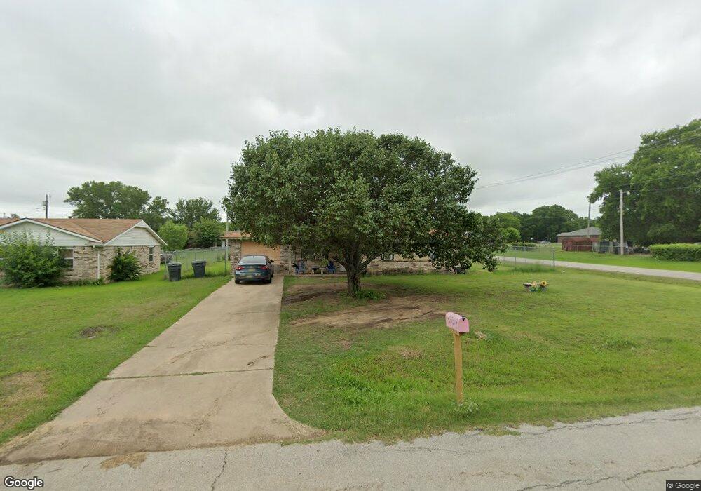 1304 12th Ave NE, Ardmore, OK 73401 - photo 1