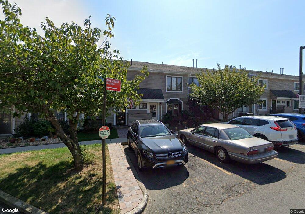 22 Meadow Ct, Staten Island, NY 10309 - photo 1