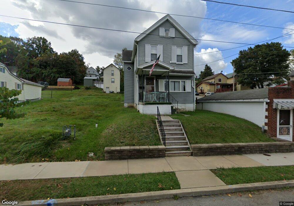 425 Emerson St unit 427, Vandergrift, PA 15690 - photo 1