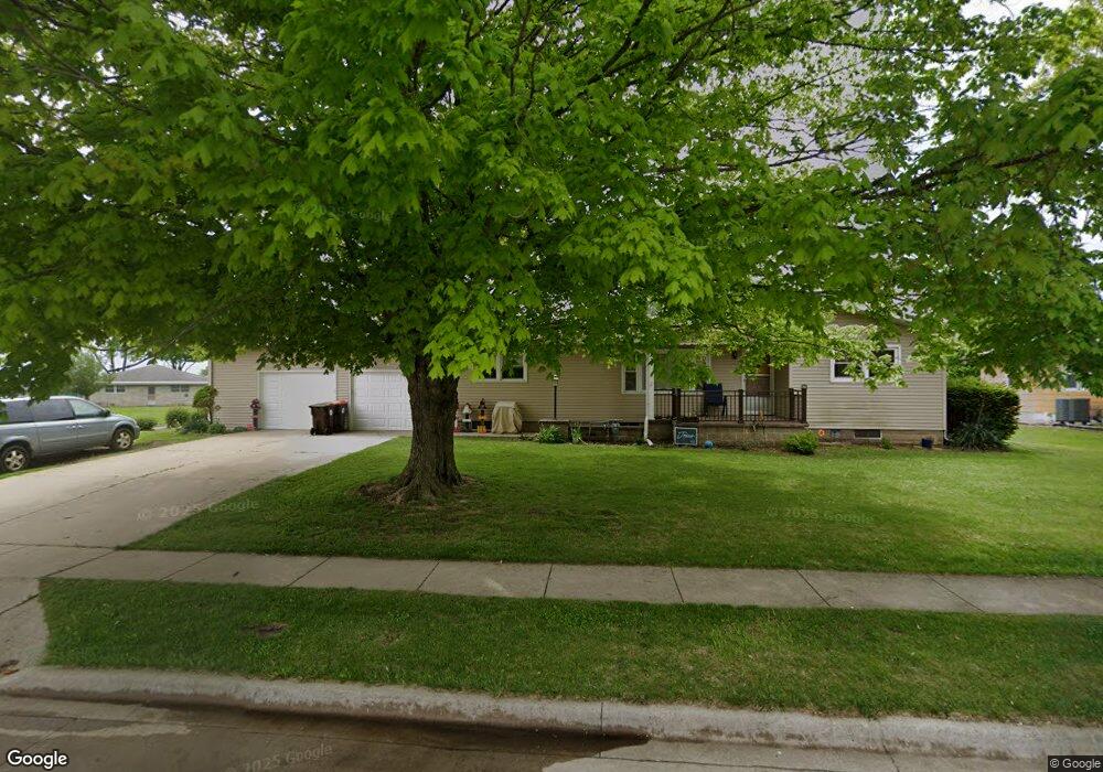 1405 Pulaski St, Lincoln, IL 62656 - photo 1