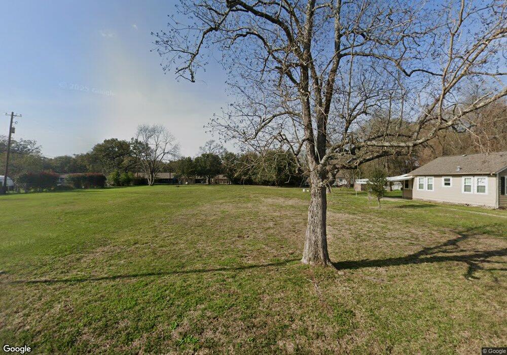 550 Hicks St, Tomball, TX 77375 - photo 1