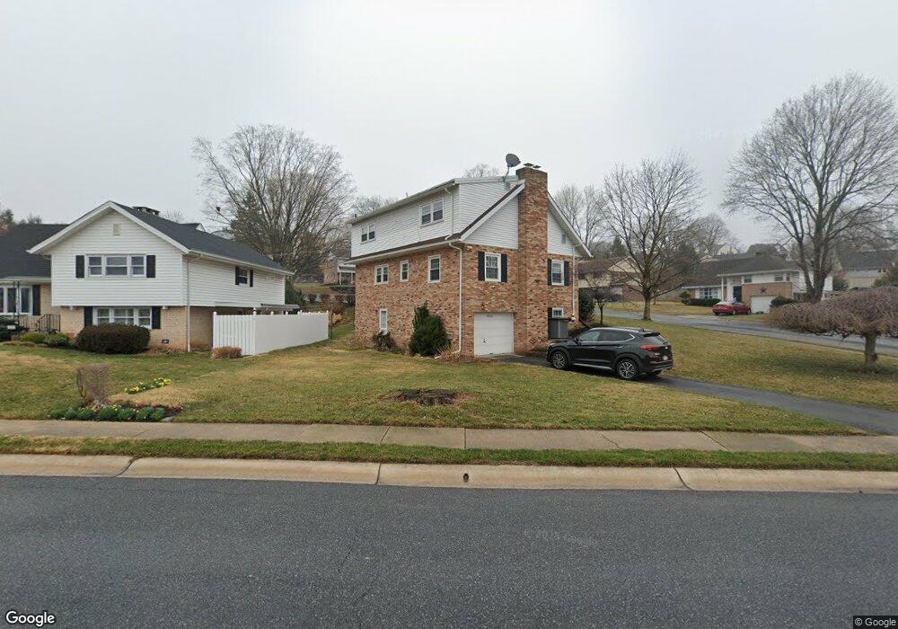 2308 Lindale Dr, Reading, PA 19609 - photo 1