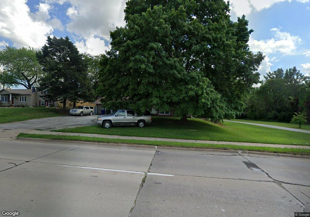 729 W 53rd St, Davenport, IA 52806 - photo 1