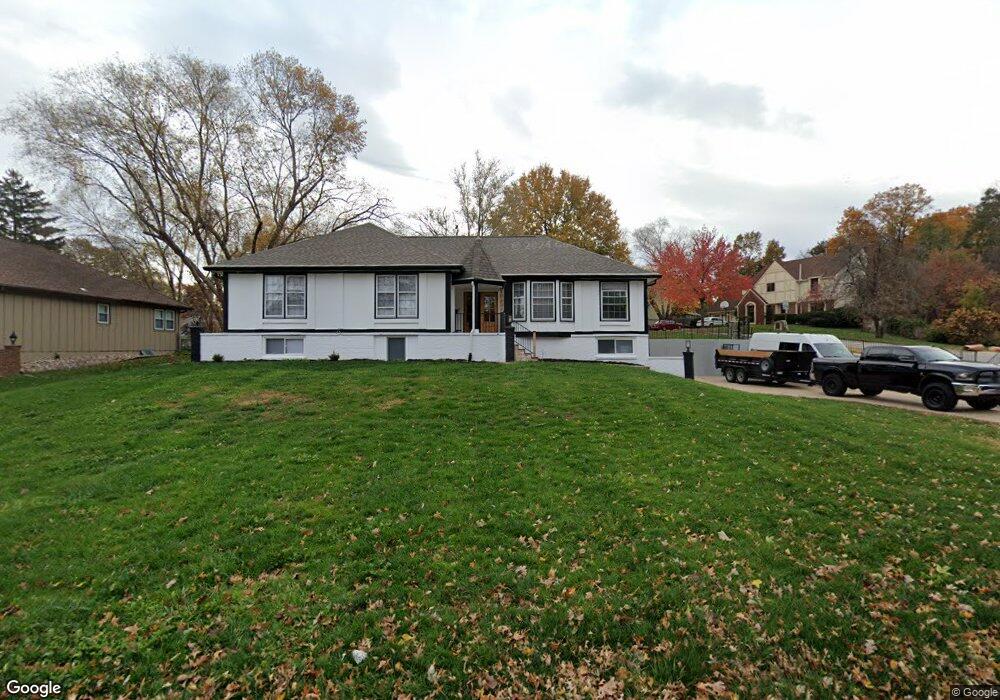 10631 W 52nd Cir, Shawnee, KS 66203 - photo 1