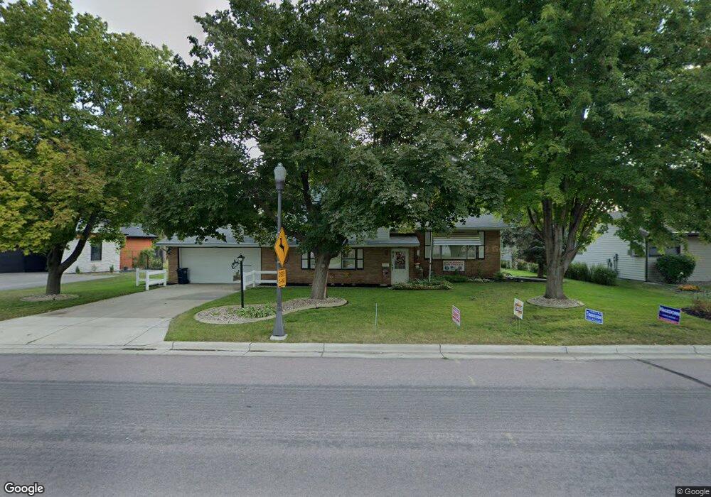 817 817 Summit Ave, New Ulm, MN 56073 - photo 1