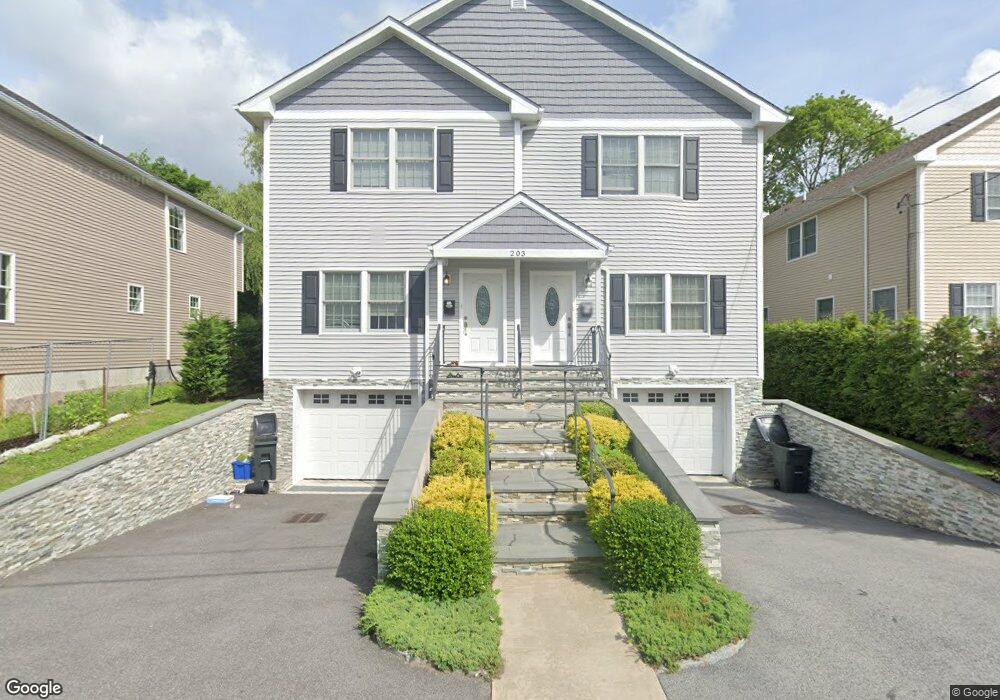 203 Grand St unit 201-L, Mamaroneck, NY 10543 - photo 1