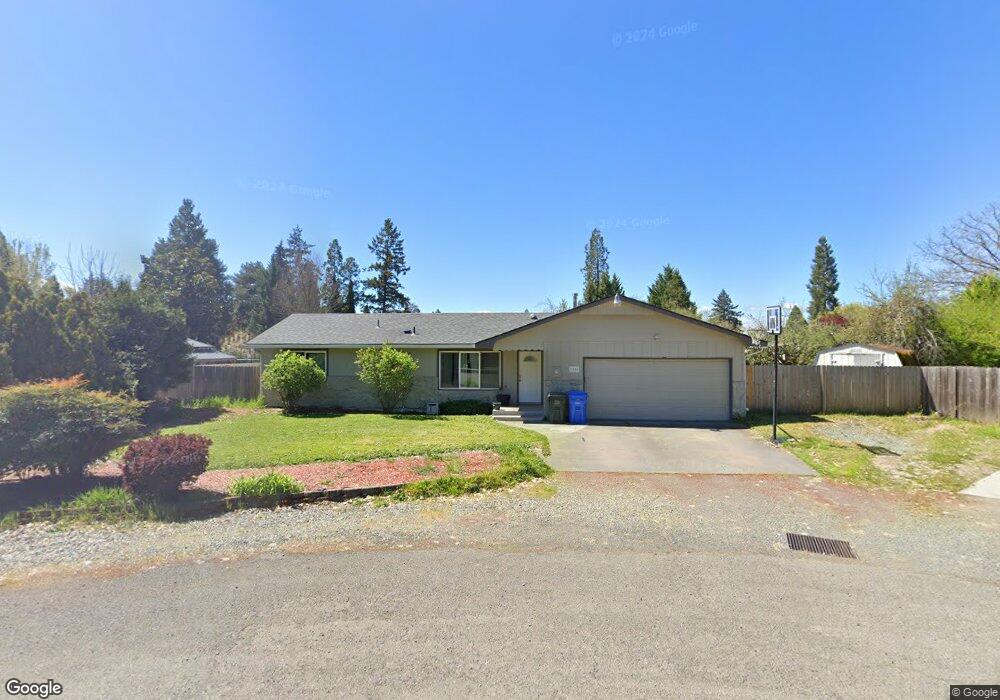 1590 Alexander Ln, Grants Pass, OR 97527 - photo 1