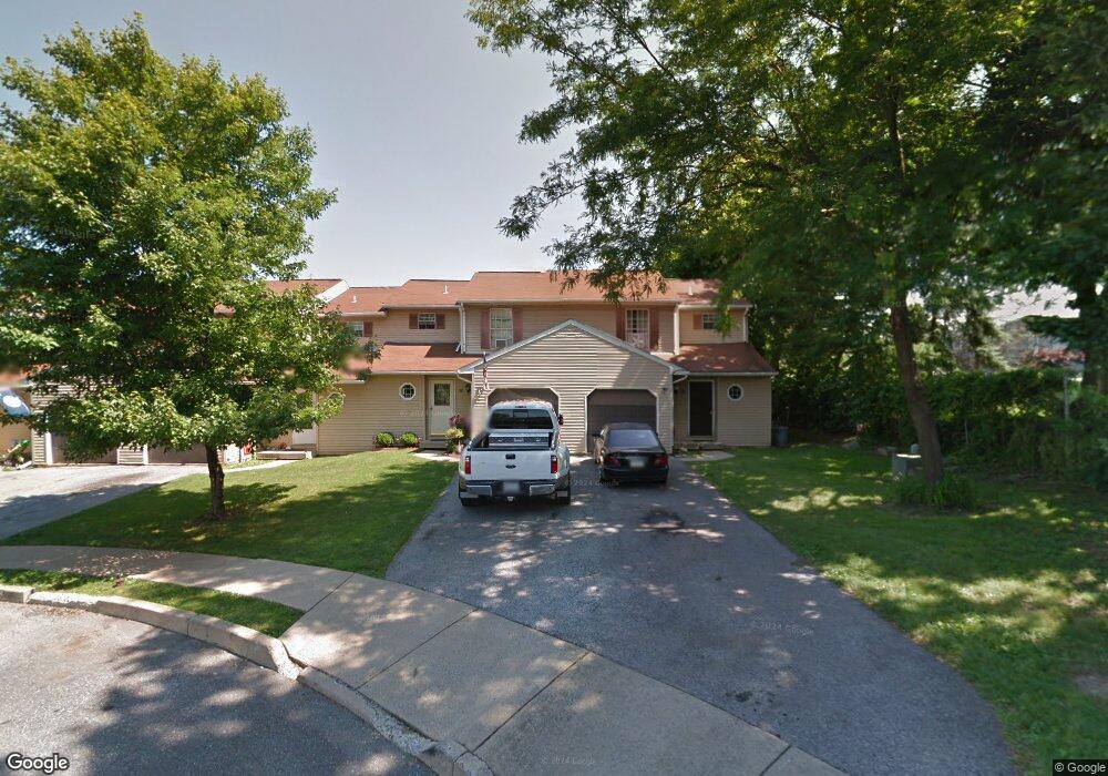 869 Maryland Ct, Whitehall, PA 18052 - photo 1