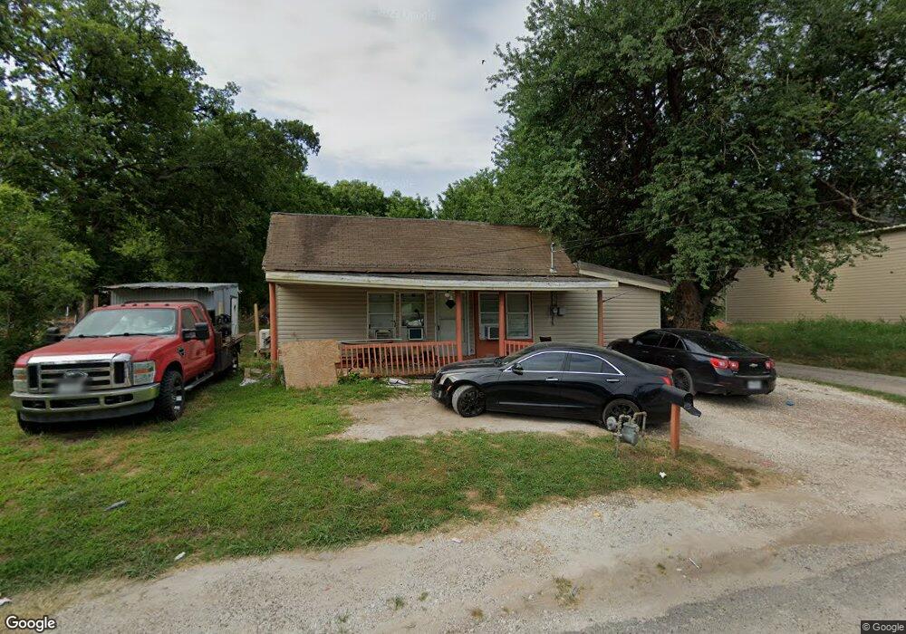 721 S 6th St, Bonham, TX 75418 - photo 1