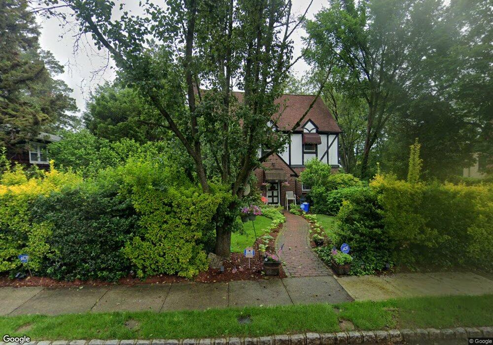 59 Valley View Rd unit A, Great Neck, NY 11021 - photo 1