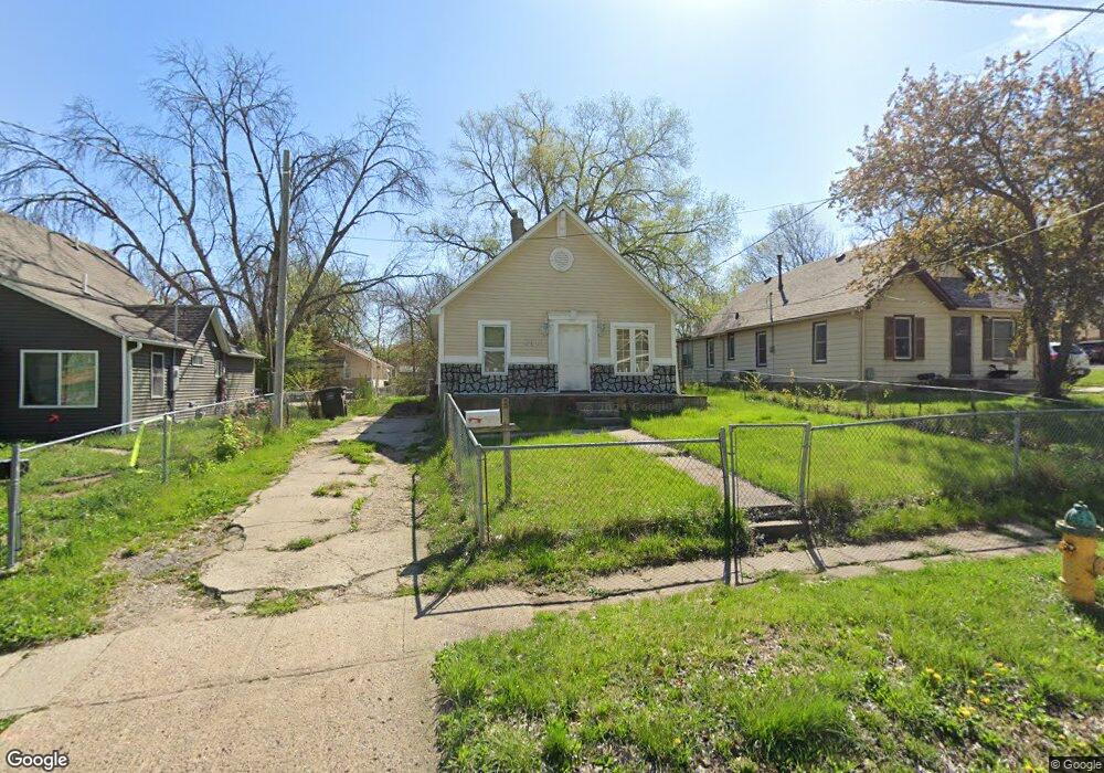 1911 22nd St, Des Moines, IA 50310 - photo 1