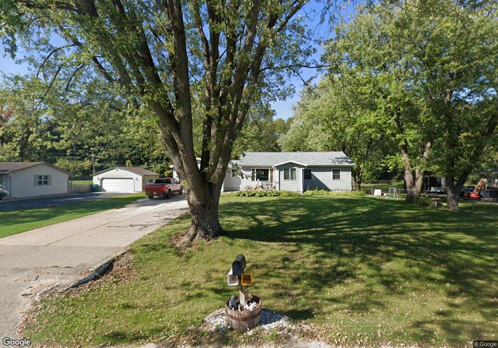 5304 S Driftwood Dr, Janesville, WI 53546 - photo 1