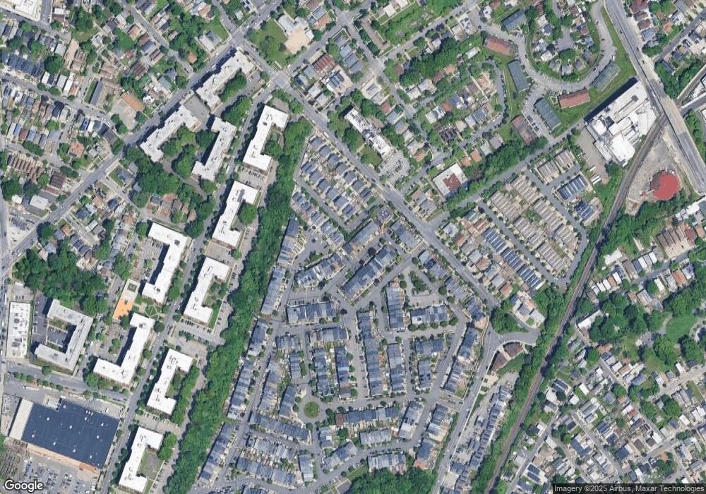 53 Skyline Dr, Staten Island, NY 10304 - photo 1