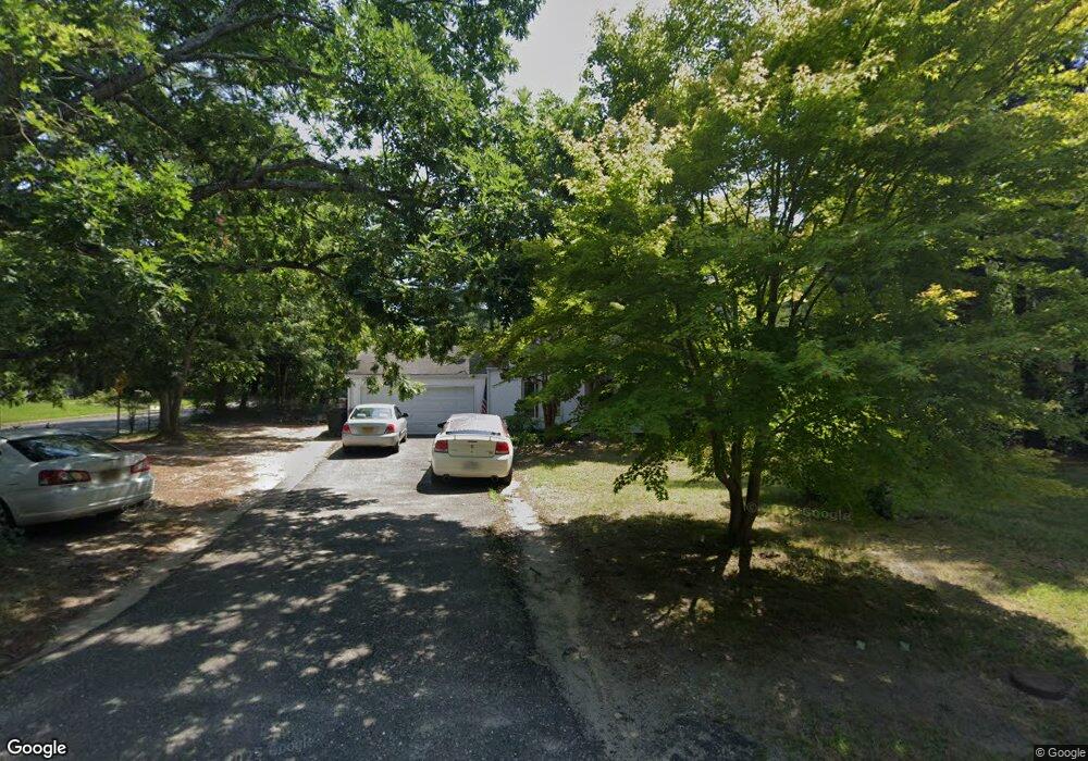 189 Middle Island Rd, Medford, NY 11763 - photo 1