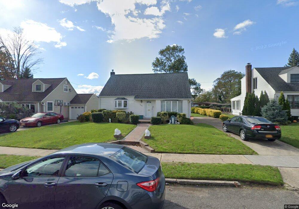 1029 Robin Rd, Franklin Square, NY 11010 - photo 1