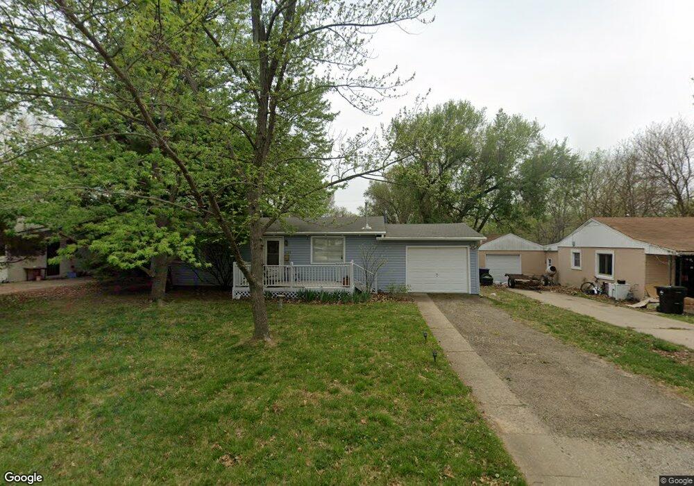 4223 SW Drury Ln, Topeka, KS 66604 - photo 1