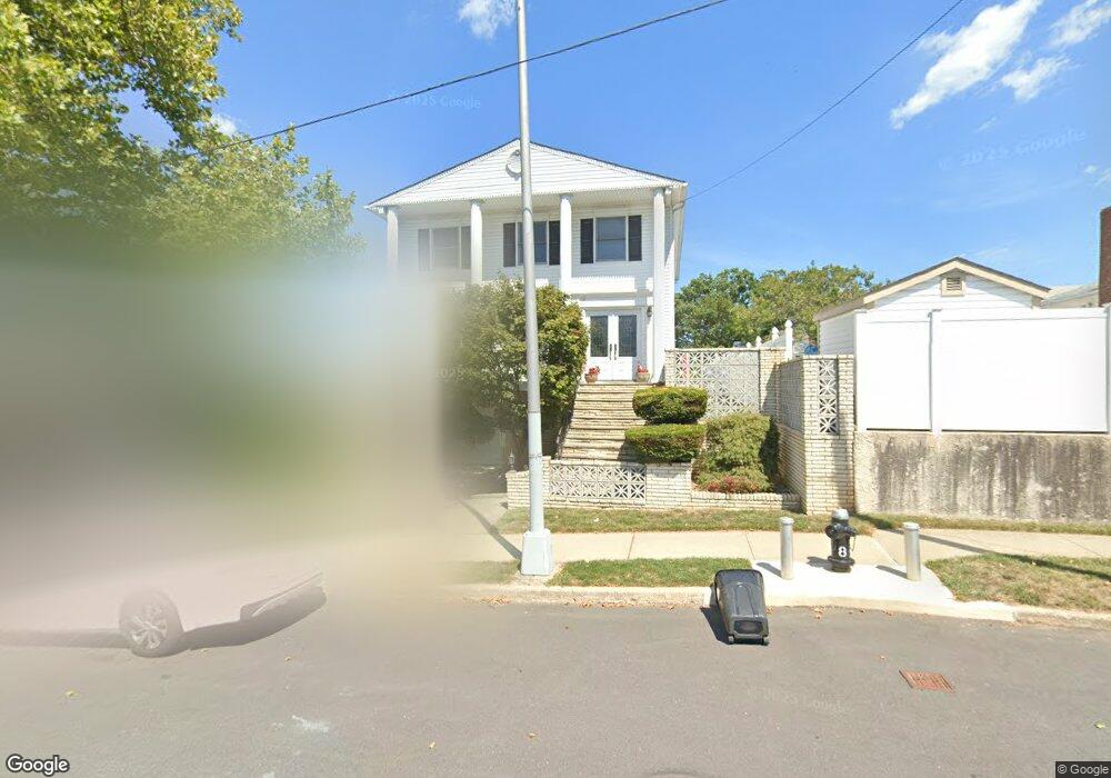 67 W Cedarview Ave, Staten Island, NY 10306 - photo 1