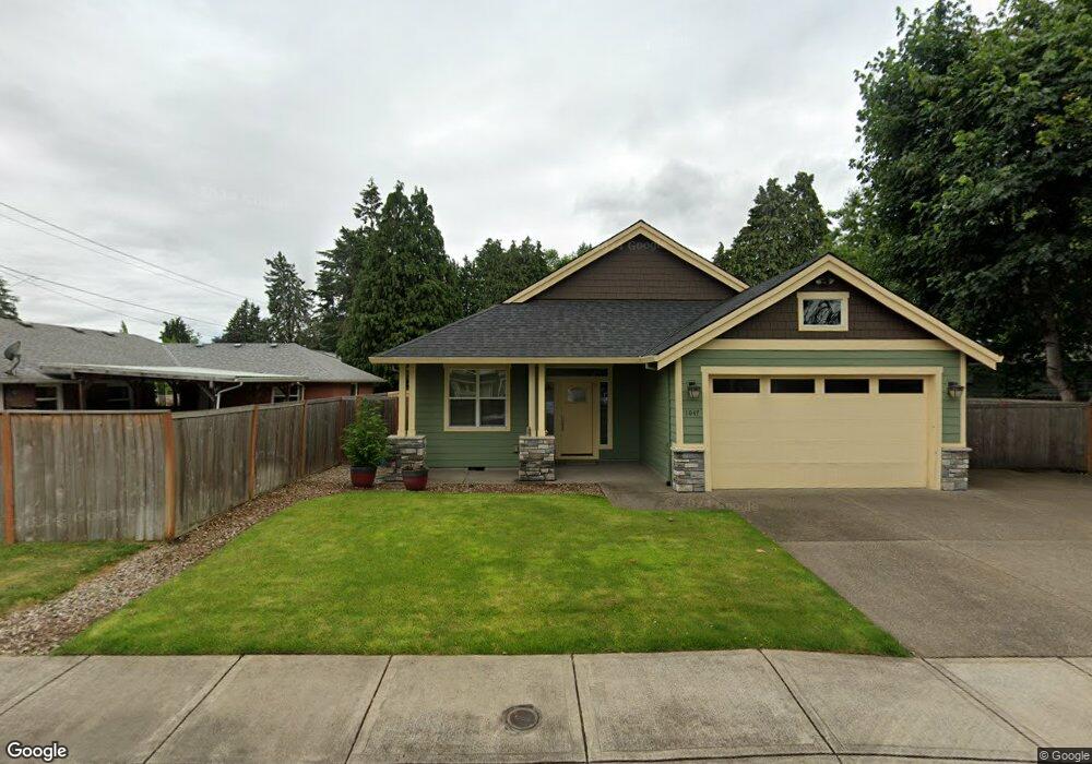 1047 N Locust St, Canby, OR 97013 - photo 1