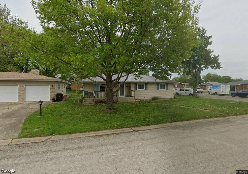 10 Sycamore Ln, Lincoln, IL 62656 - photo 1